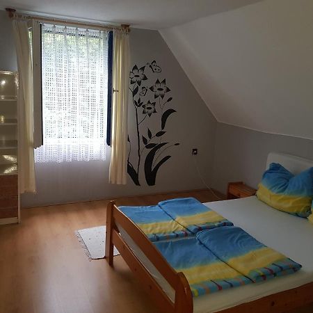 Aron Apartman باداتشونيتوماي المظهر الخارجي الصورة