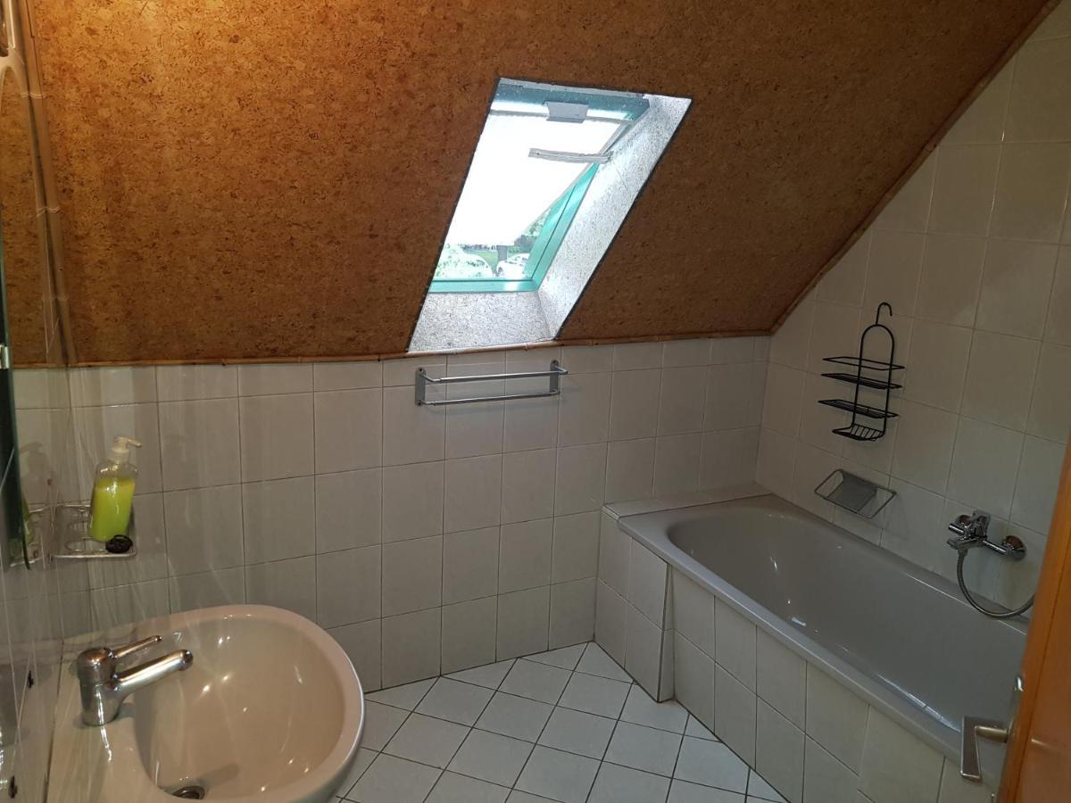 Aron Apartman باداتشونيتوماي المظهر الخارجي الصورة