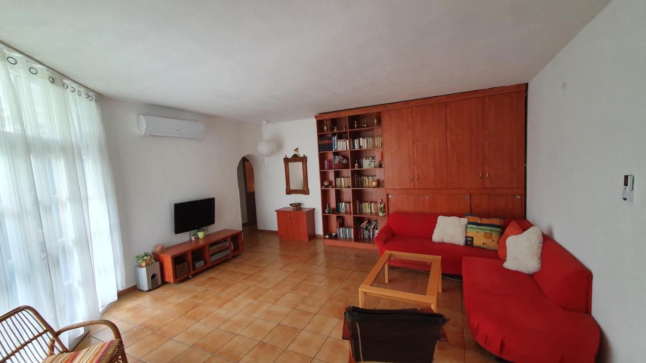 Aron Apartman باداتشونيتوماي المظهر الخارجي الصورة