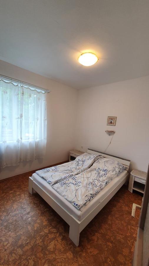 Aron Apartman باداتشونيتوماي المظهر الخارجي الصورة